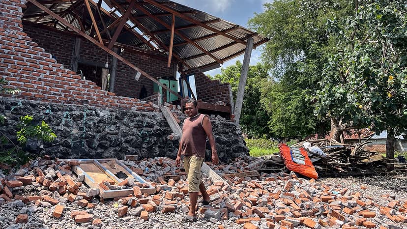 Indonesia Rocked by Deadly Quake: Homes Destroyed, People Injured