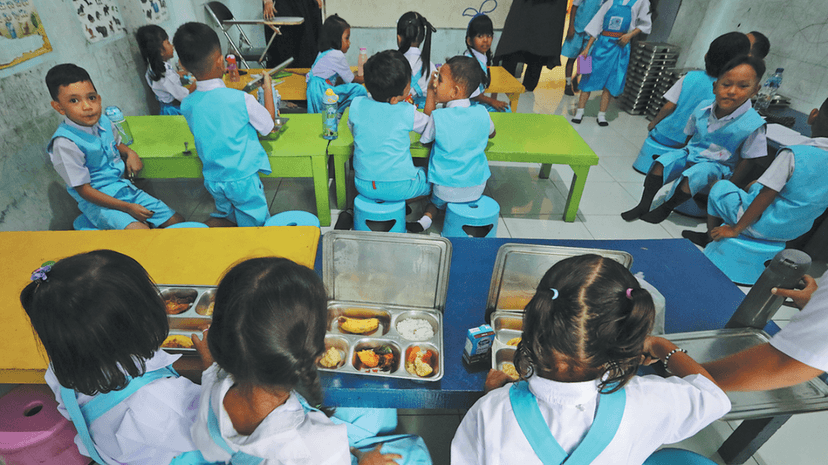 Indonesia's Free Meals: Nearly 2,000 Students Sick