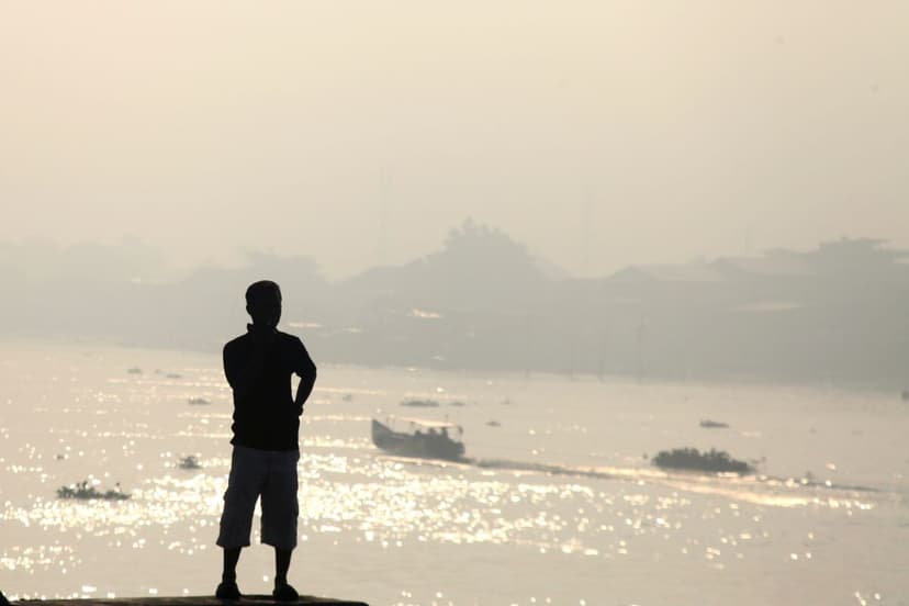 Indonesia Threatens Permit Revocation Over Forest Fires