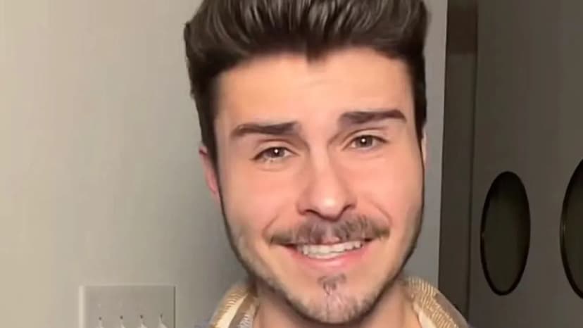 Influencer's Phone Reveals Neighbors' Cruel Gossip