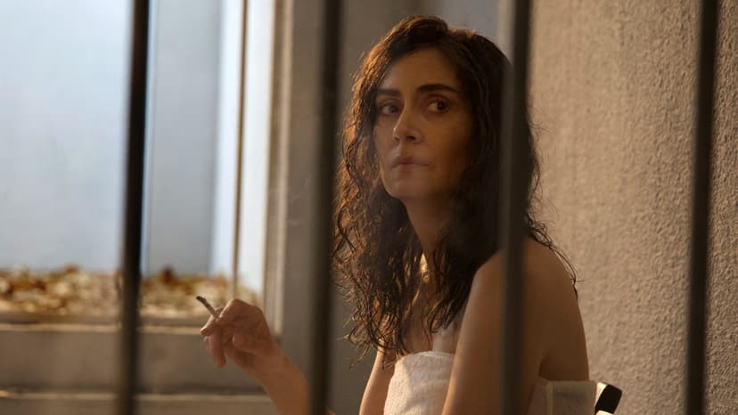 Iranian Director Films Secretly, Faces Prison for New Drama