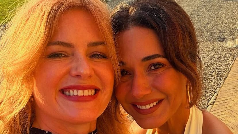 Isla Fisher & Emmanuelle Chriqui Shine in Tuscany