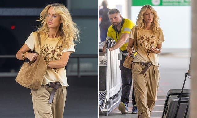 Jackie O's 70s Hair Flip: Decades Younger!