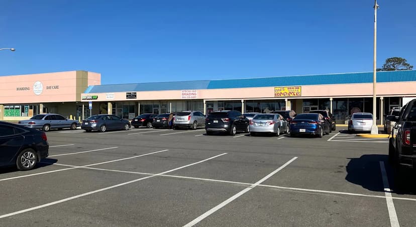 Double Shooting Wounds Clerk, Suspect in Jacksonville