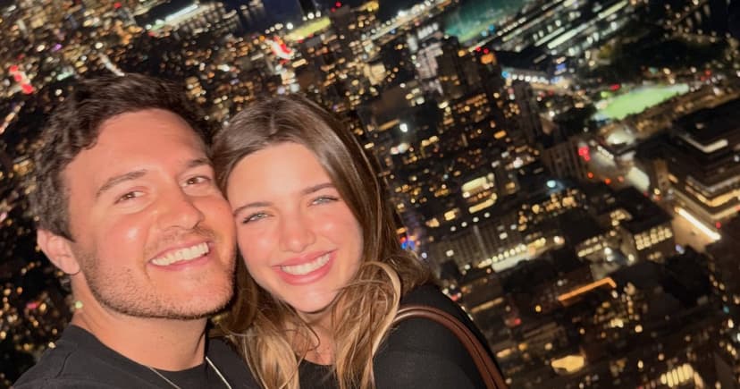 Jadeyn Carr Reflects on Twin Pregnancy Joys