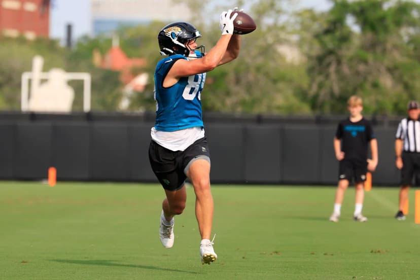 Jaguars' Rookie Tight End Making Early Camp Waves