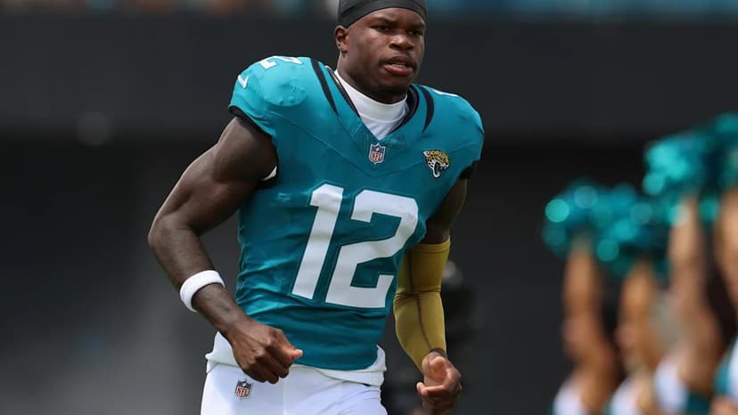 Jaguars' Two-Way Star Hunter Underused?
