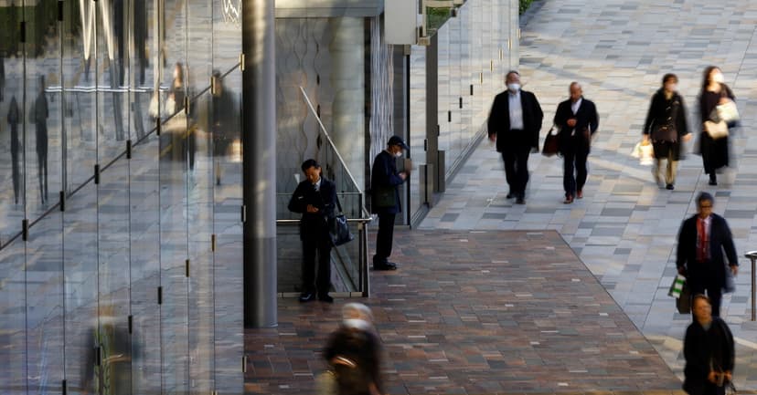 Japan Wages Plummet: Inflation Outpaces Pay