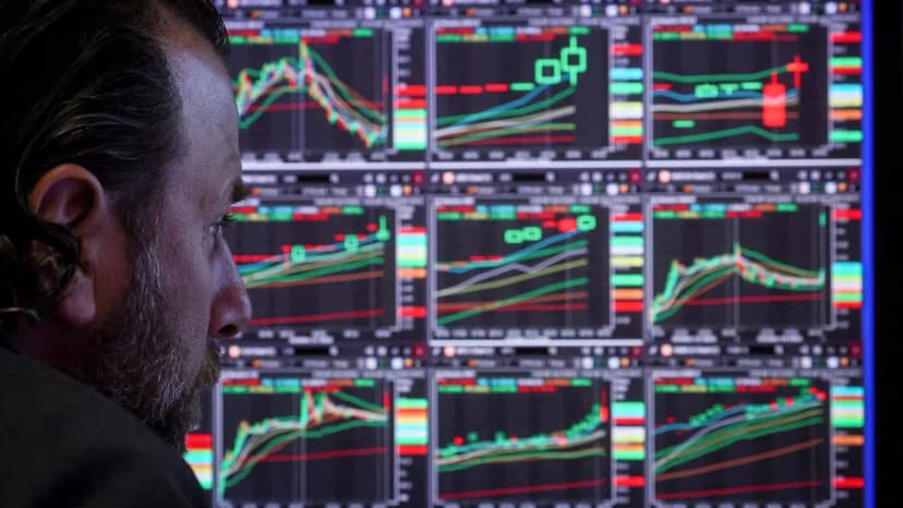 Global Bonds Jolt as Japan Yields Hit Record Highs