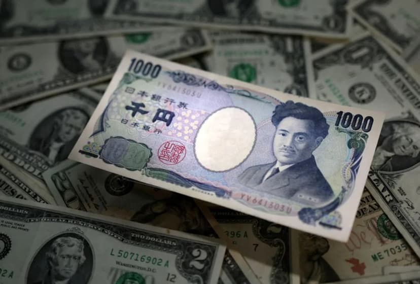 Record Drop in Foreign Reserves: Japan Fights Weak Yen