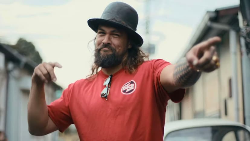 Jason Momoa on Fan Photos: 'I look like an a-hole'