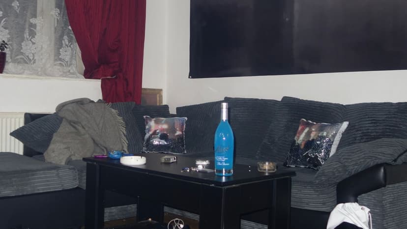 London's Hazy Vibe: Rap Meets UK Malaise