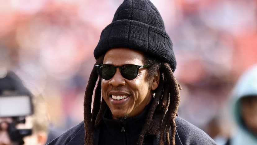 Jay-Z's Tour: Surprise Fugees Reunion in London!