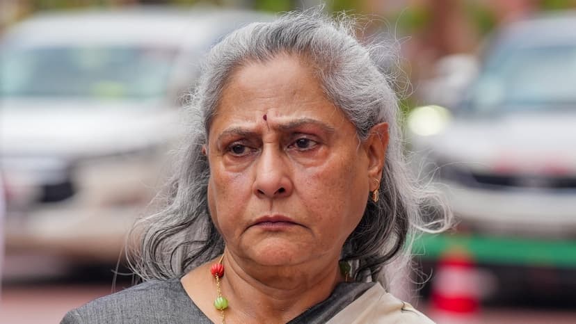 Jaya Bachchan's Unseen Tears After Daughter's Wedding