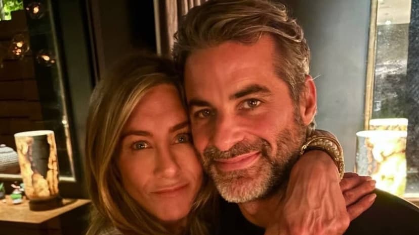 Jen Aniston Shares Private Life: Bikini, Dogs, Love