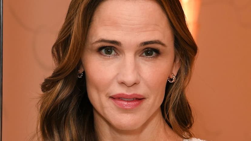 Jennifer Garner: Botox No, Bangs Yes on Aging