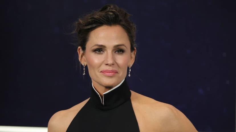Garner's Prom Pic Sparks Violet Doppelgänger Buzz