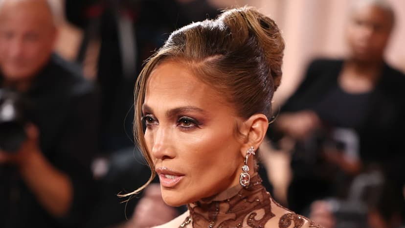 J.Lo's Abs Steal the Show in Gym Selfie