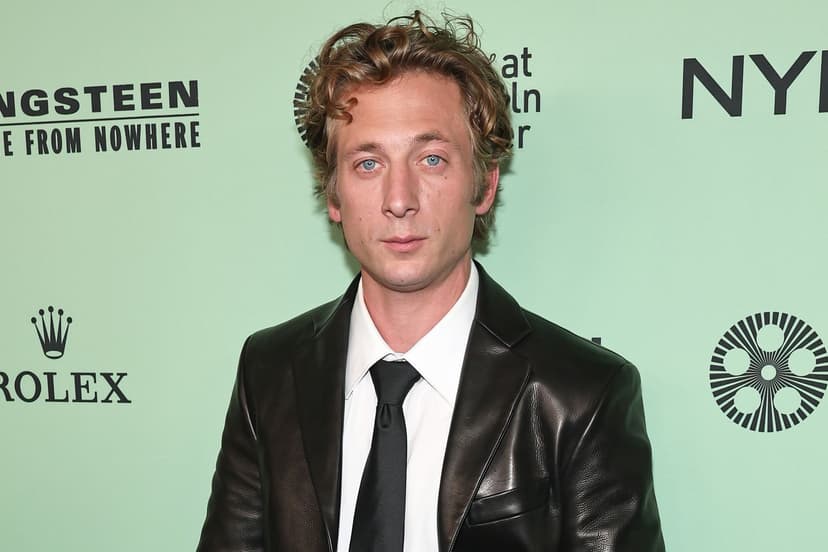 Jeremy Allen White Talks Surprise Star Wars Role