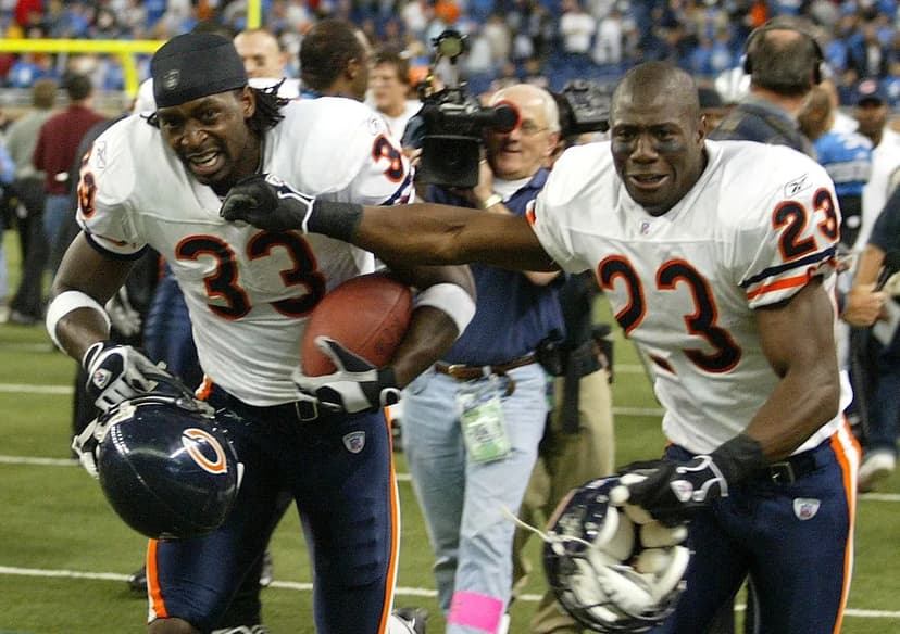 Wildcat Legend Azumah Enters College Football Hall of Fame