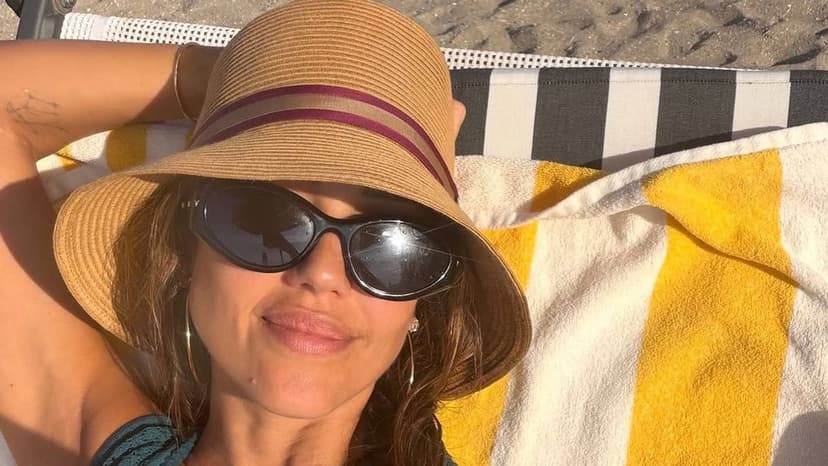 Jessica Alba Dazzles in Italy Bikini Photos