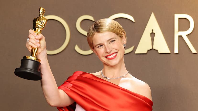 Jessie Buckley Wins Best Actress Oscar for "Hamnet"