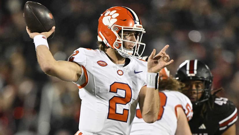 Jets Trade Up for QB Klubnik, Reaffirm Smith Starter