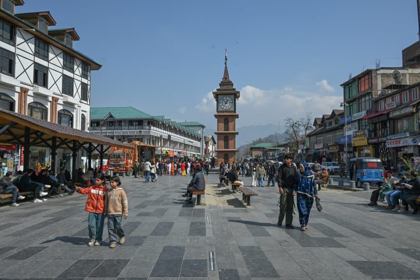 J&K Weather: Dry Spell Expected, Temperatures to Rise