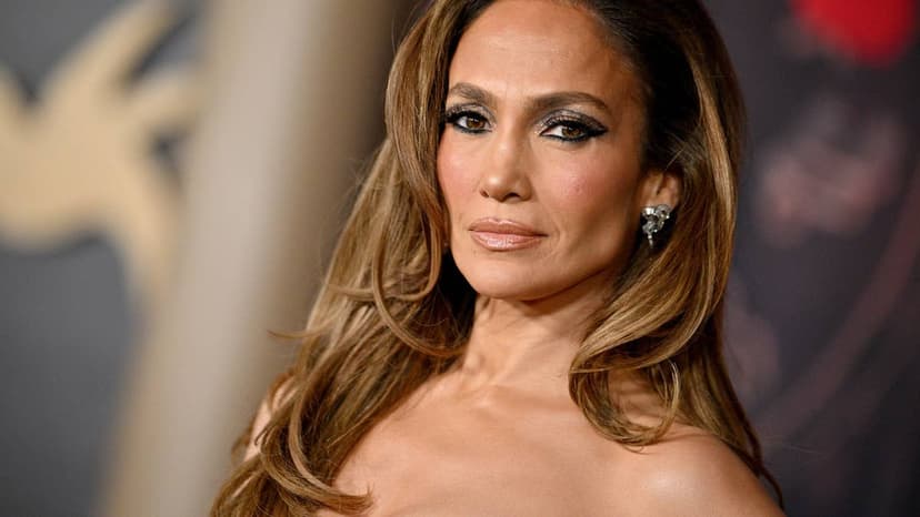 J.Lo's Niece Turns 18, A Mirror Image of Auntie