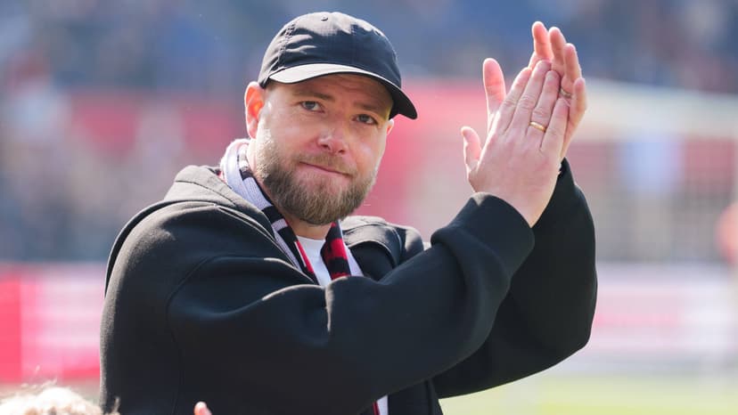 Guidetti hangs up boots for Swedish fourth-tier club