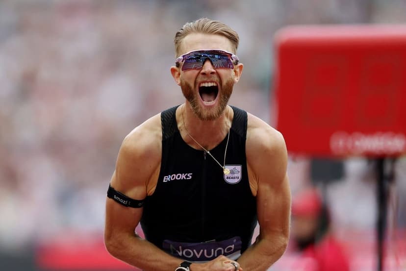 Kerr Shatters Mile World Record!