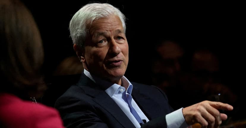 JPMorgan CEO Warns of AI Dangers, US Government Intervenes