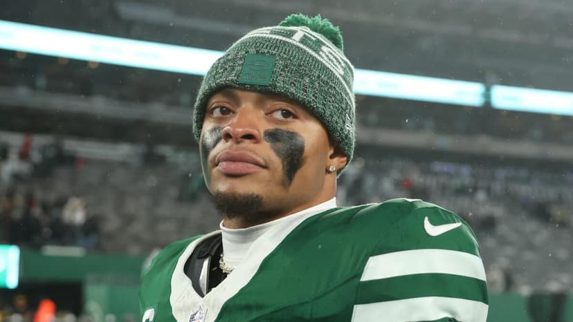 Jets QB Justin Fields Done for 2025 Season