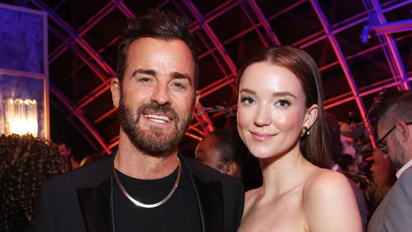 Justin Theroux & Nicole Brydon Welcome Baby!