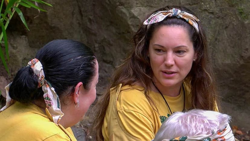 Kelly Brook: Inside, I'm a Clown!