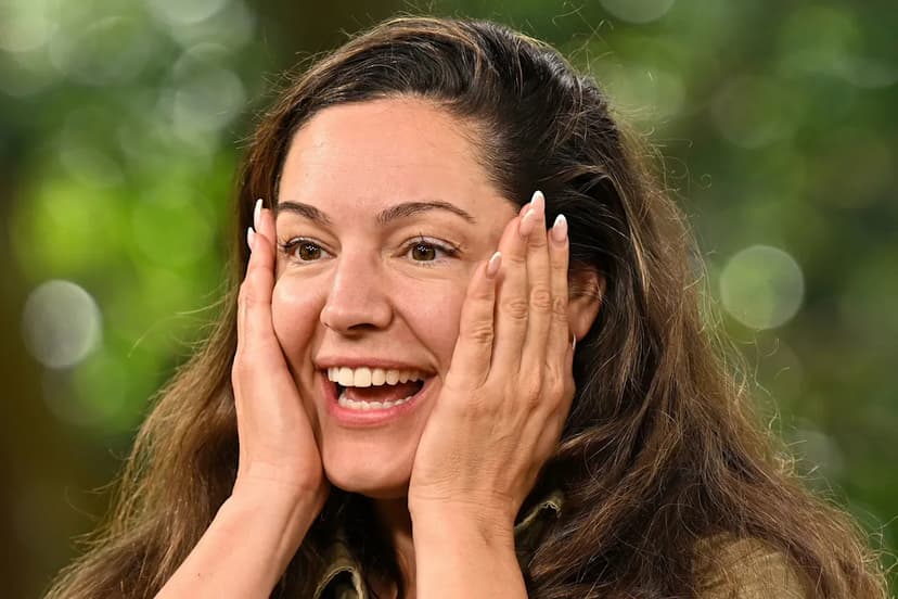 Kelly Brook's Jungle Secret Revealed: Sweets Scandal!