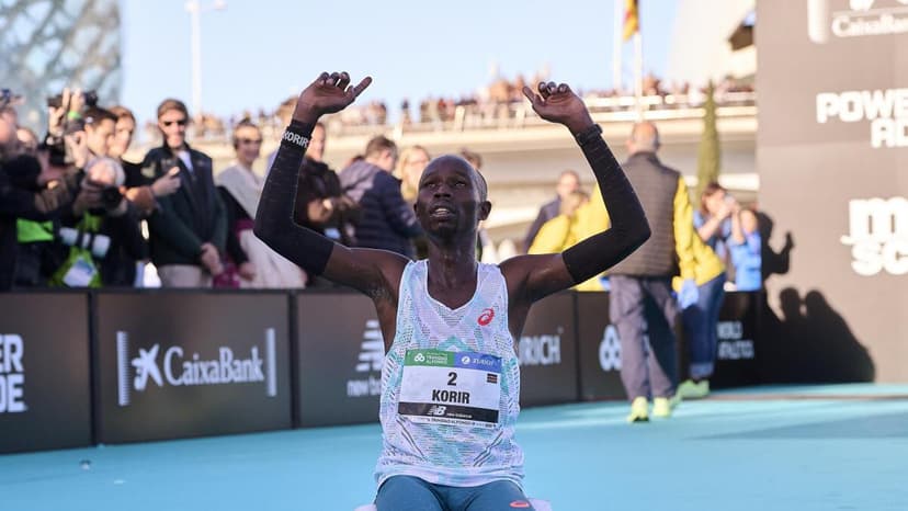 Kenyans Korir & Jepkosgei Dominate Valencia Marathon