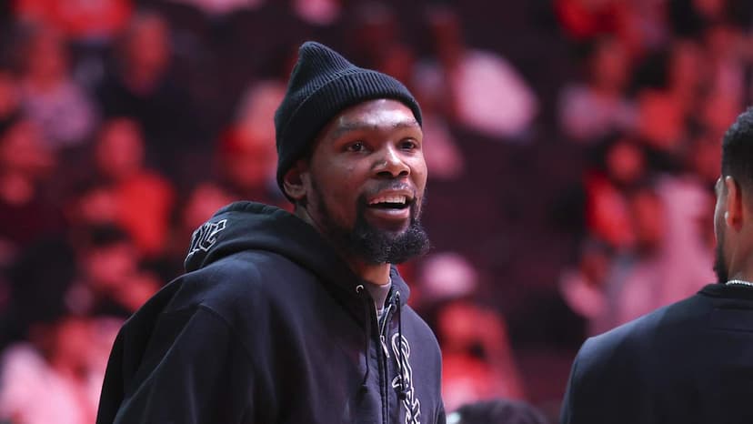 Durant passes Jordan, still defying age