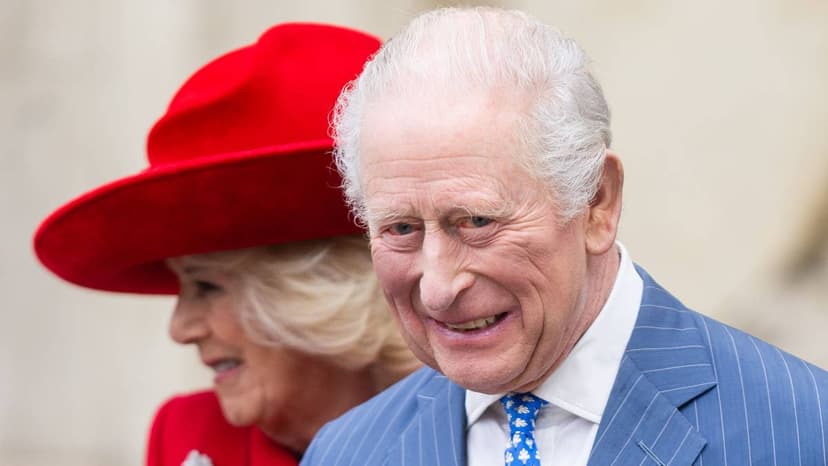 King Charles waits for Queen Camilla: A royal cute moment