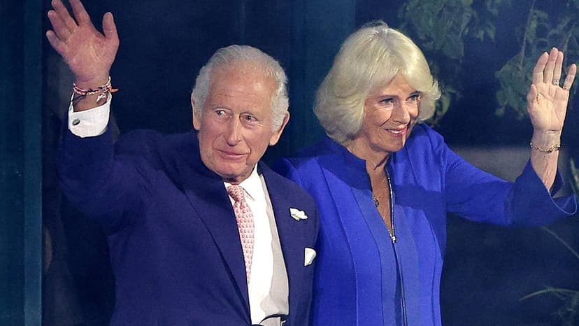 King & Queen Arrive via TARDIS for Games Opening