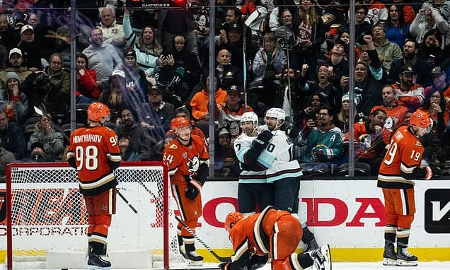 Eberle's Two Goals Lift Seattle Past Anaheim