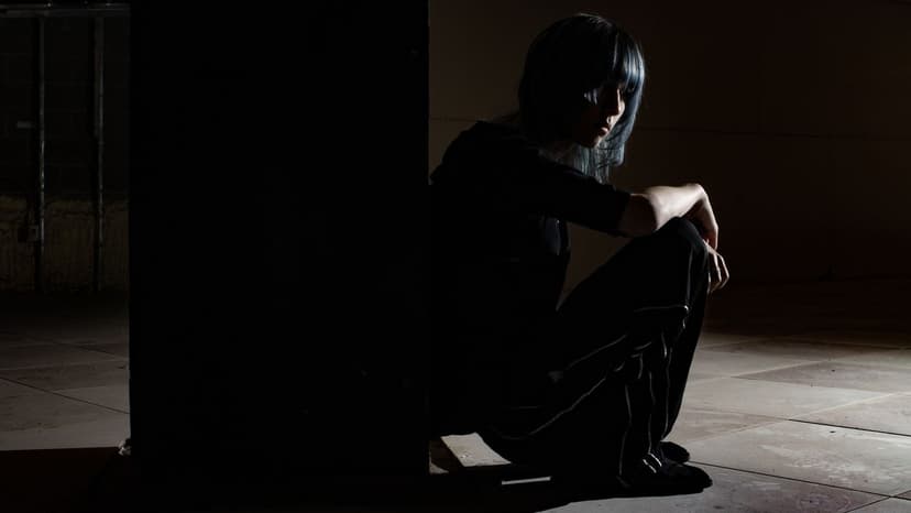 Kuru Unveils 'Backstage Hologram' Album