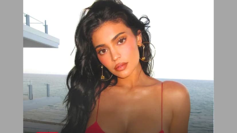 Kylie Jenner's Viral Jelly Sparks Health Warnings