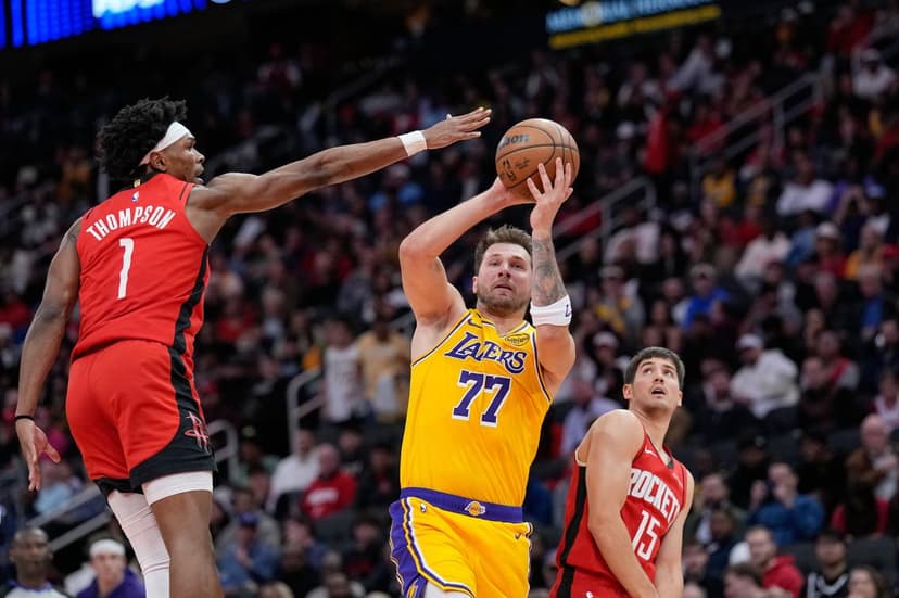 Lakers Grind Out 100-92 Win Over Rockets