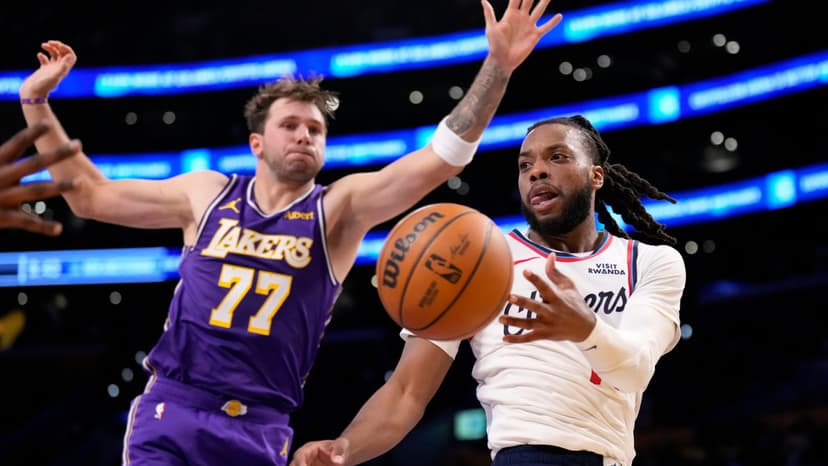 LA Rivalry Ignites: Undefeated Lakers Visit Clippers