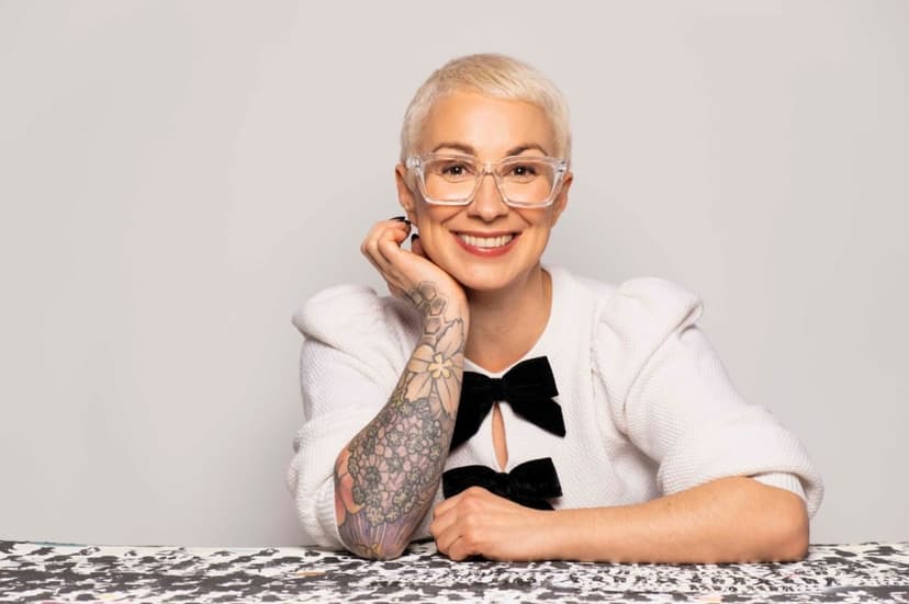 Laura Veltz: From Hardship to Hitmaker