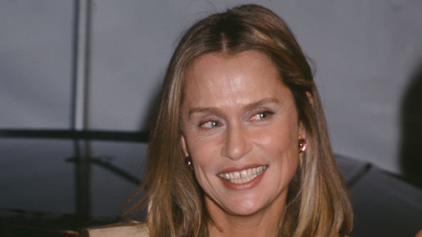 Lauren Hutton: Defying Age, Embracing Her Signature Gap