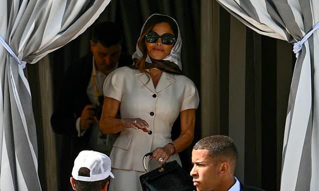 Sanchez's handbags: Rare access or just flash?