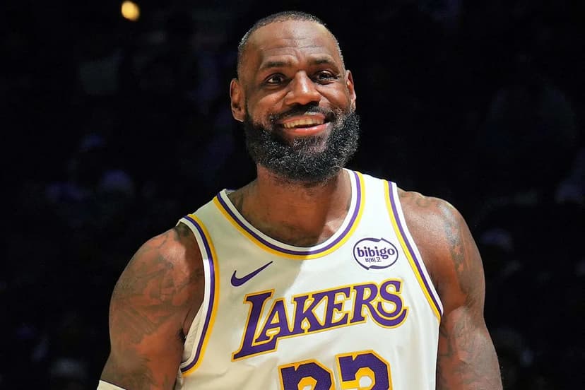 LeBron James Claps Back at Hairline Heckler