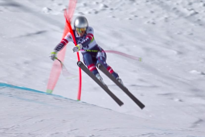 Skiing Legend Vonn Fractures Tibia, Return Uncertain